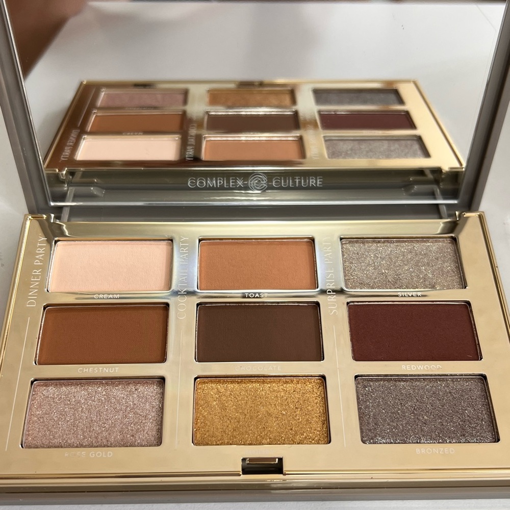 Complex culture shadow palette